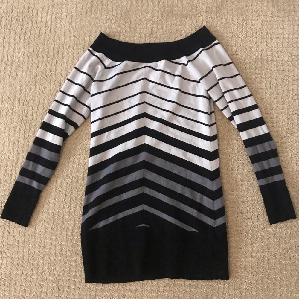 White House Black Market Tunic